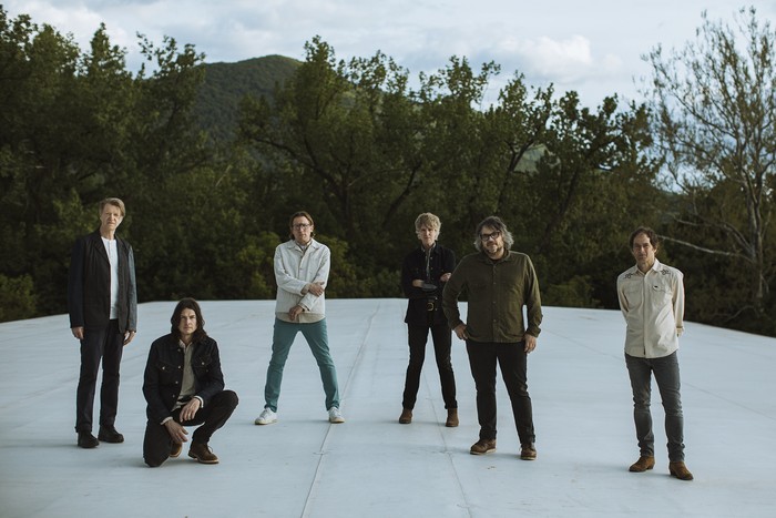 Foto principal del artículo 'Wilco en Montevideo: una charla con el guitarrista Nels Cline' · Foto: Peter Crosby, difusión