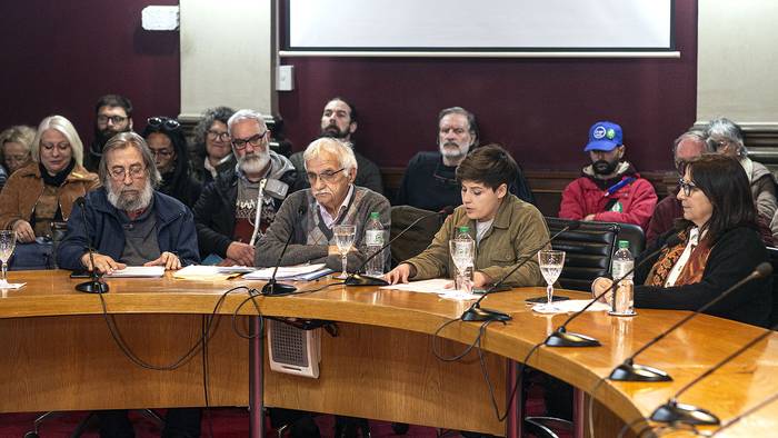 Gustavo González, Sixto Amaro, Amira Fagúndez y Elbia Pereira, en el relanzamiento de la Intersocial, en la Udelar (archivo, setiembre de 2022). · Foto: .