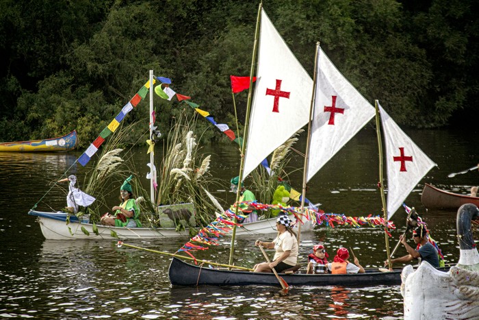Carnaval del río Santa Lucía. · Foto: Julieta Quiroz