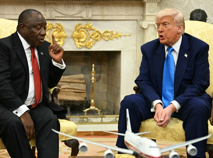 Cyril Ramaphosa, presidente sudafricano, y Donald Trump, presidente estadounidense, el 21 de mayo, en la Oficina Oval de la Casa Blanca. · Foto: Jim Waston, AFP Cyril Ramaphosa, presidente sudafricano, y Donald Trump, presidente estadounidense, el 21 de mayo, en la Oficina Oval de la Casa Blanca. · Foto: Jim Waston, AFP