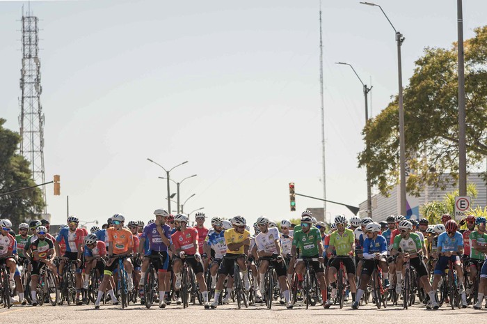 80 edición de la Vuelta Ciclista del Uruguay, el 15 de abril en Paysandú. · Foto: Juan Manuel Alborés